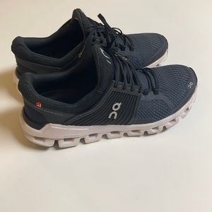 Women’s on cloud tennis shoes